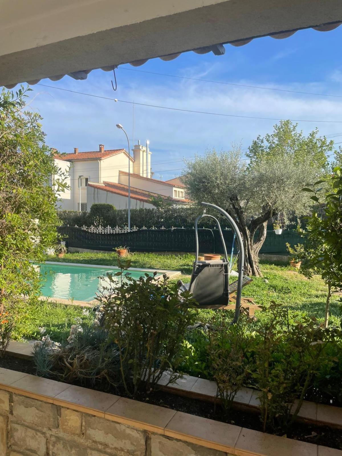T2 En Rez De Villa Sanary-sur-Mer Luaran gambar